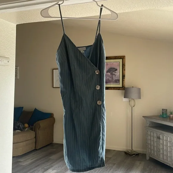 This dress I adored! Especially in summer! - Picture 2 of 5